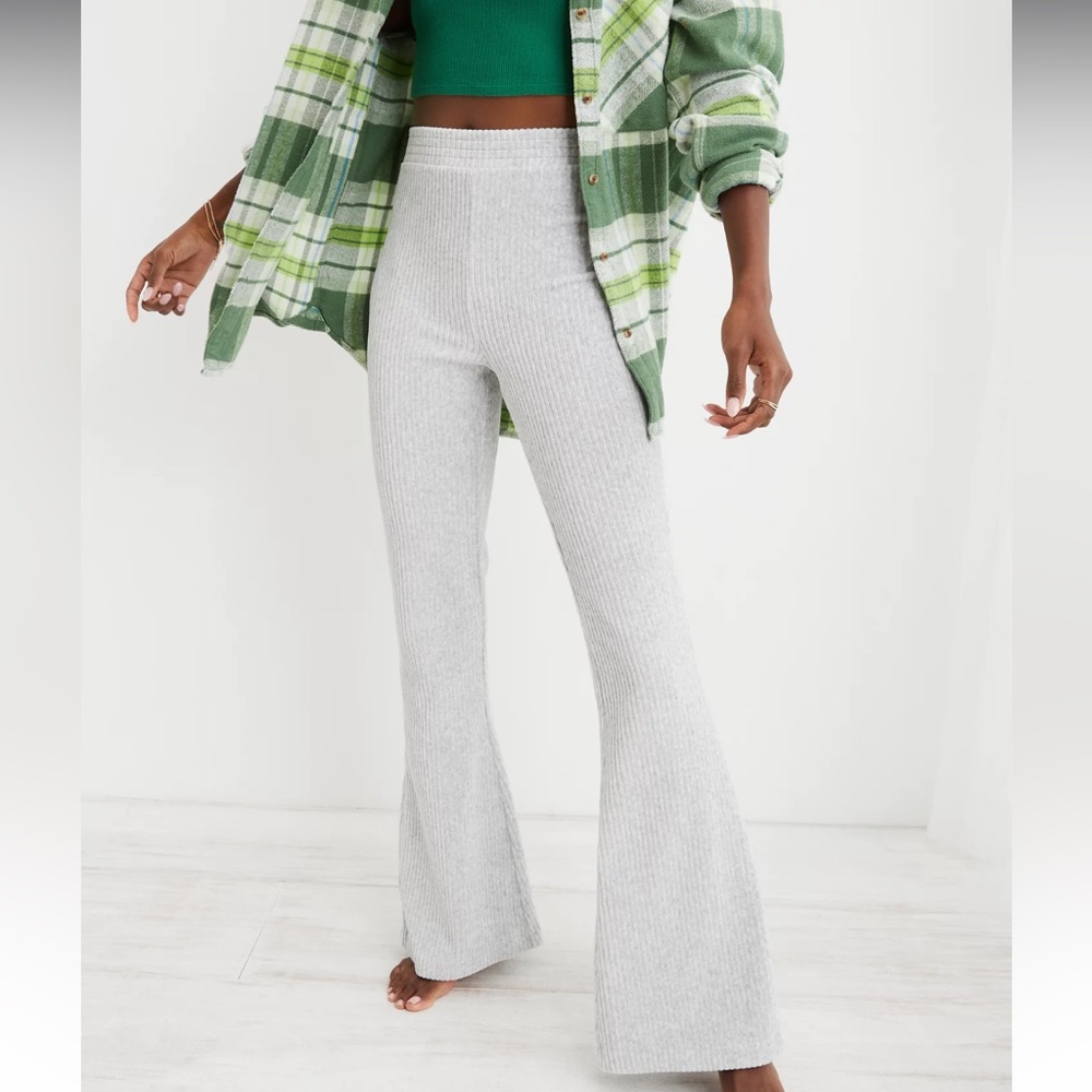 Aerie Groove-On Velour High Waisted Flare Pant Size XL Short - Picture 1 of 5